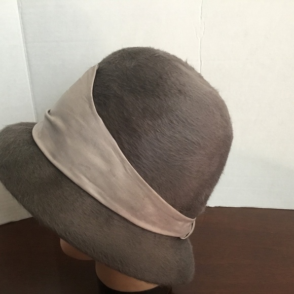 1940s Strathmore by Newton (Paris-New York) Woman's grey fur felt cloche -used - Picture 4 of 6